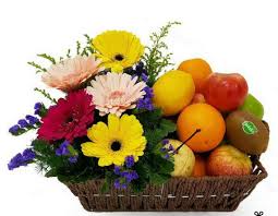 10 flowers Basket and 6kg.fruits