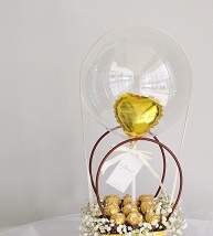 Transparent air Balloon with 1 gold balloon 16 ferrero in basket with handle