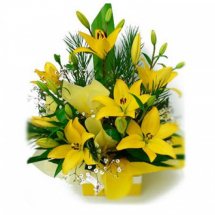 Arrangement of a 6 yellow Liliums