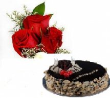 2 kg Black forest cake with 3 red roses