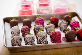chocolate caoted strawberries