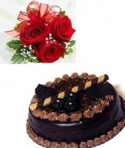1/2 kg Chocolate cake with 3 red roses