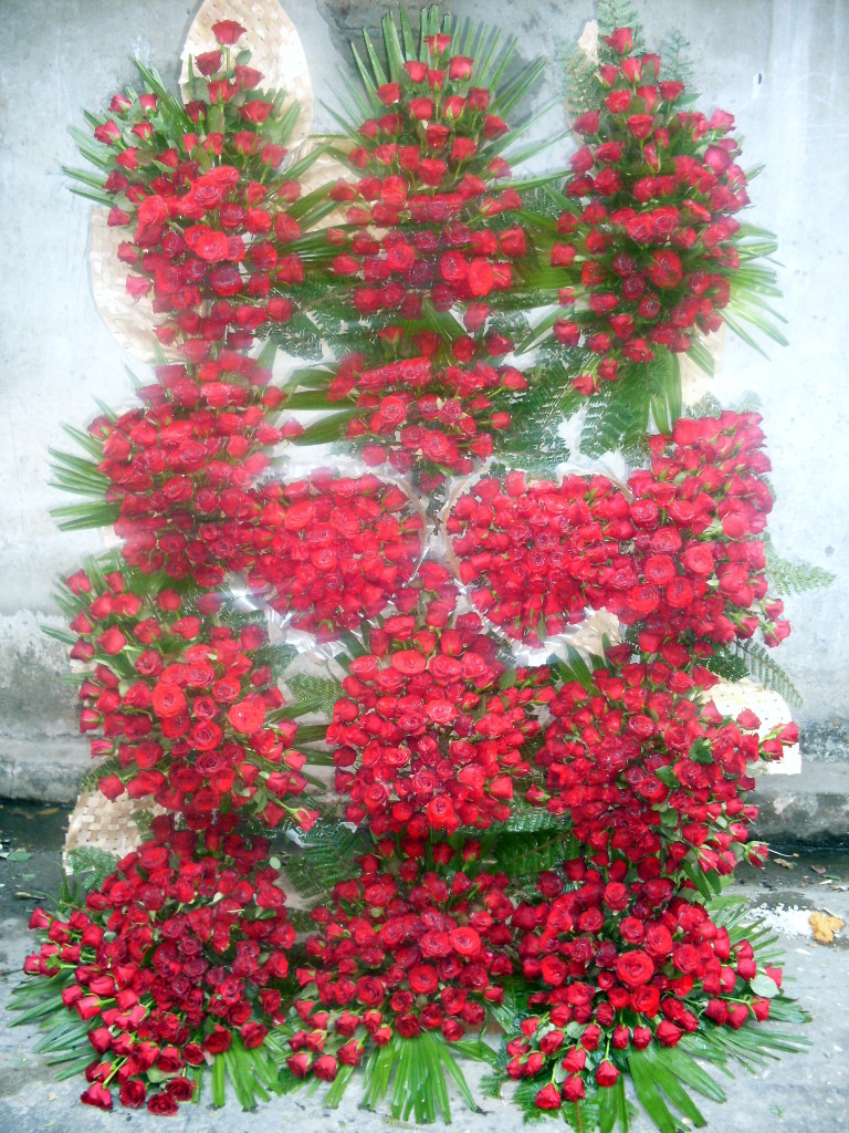 Large flower arrangements 1000 roses