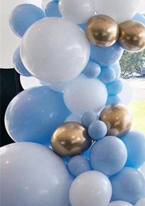 25 blue gold white air blown balloons